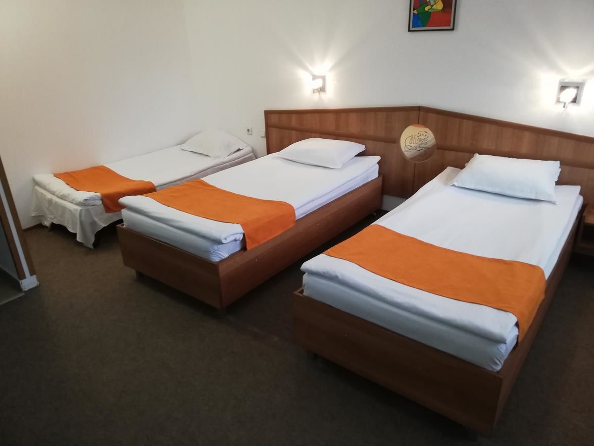 Курортные отели Hotel Les Razgrad-33