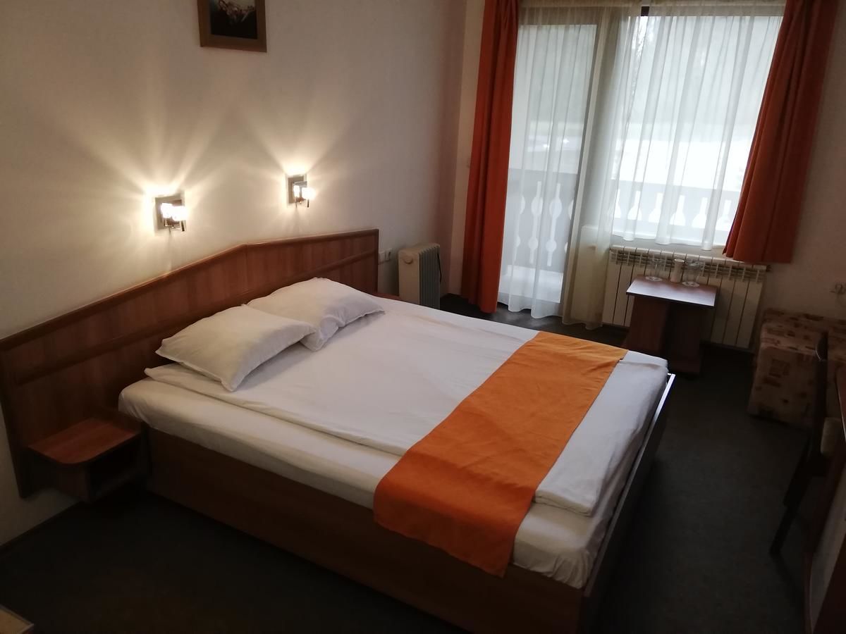 Курортные отели Hotel Les Razgrad