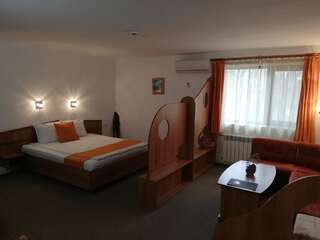 Курортные отели Hotel Les Razgrad Полулюкс с гидромассажной ванной-4